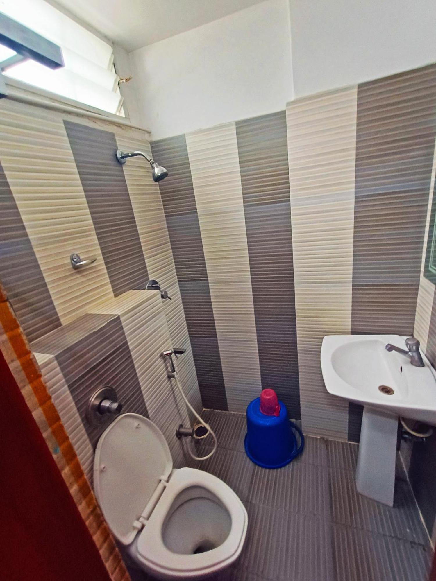 Pavithra Paradise Hotel Bangalore Ngoại thất bức ảnh